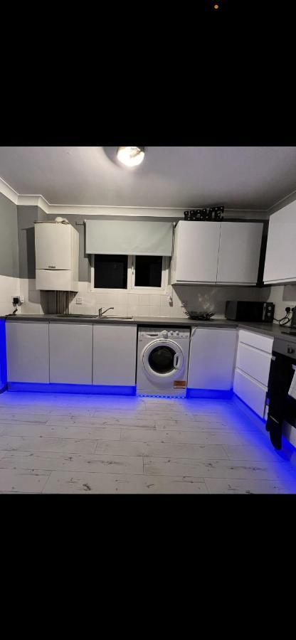 לונדון Lovely, Two Bedroom Apartment Central Location מראה חיצוני תמונה