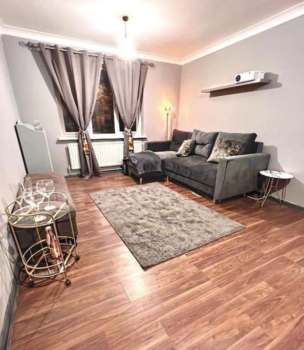 לונדון Lovely, Two Bedroom Apartment Central Location מראה חיצוני תמונה